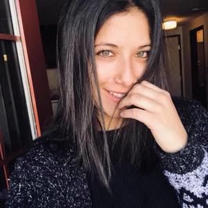 Meet your Posher, Daniela